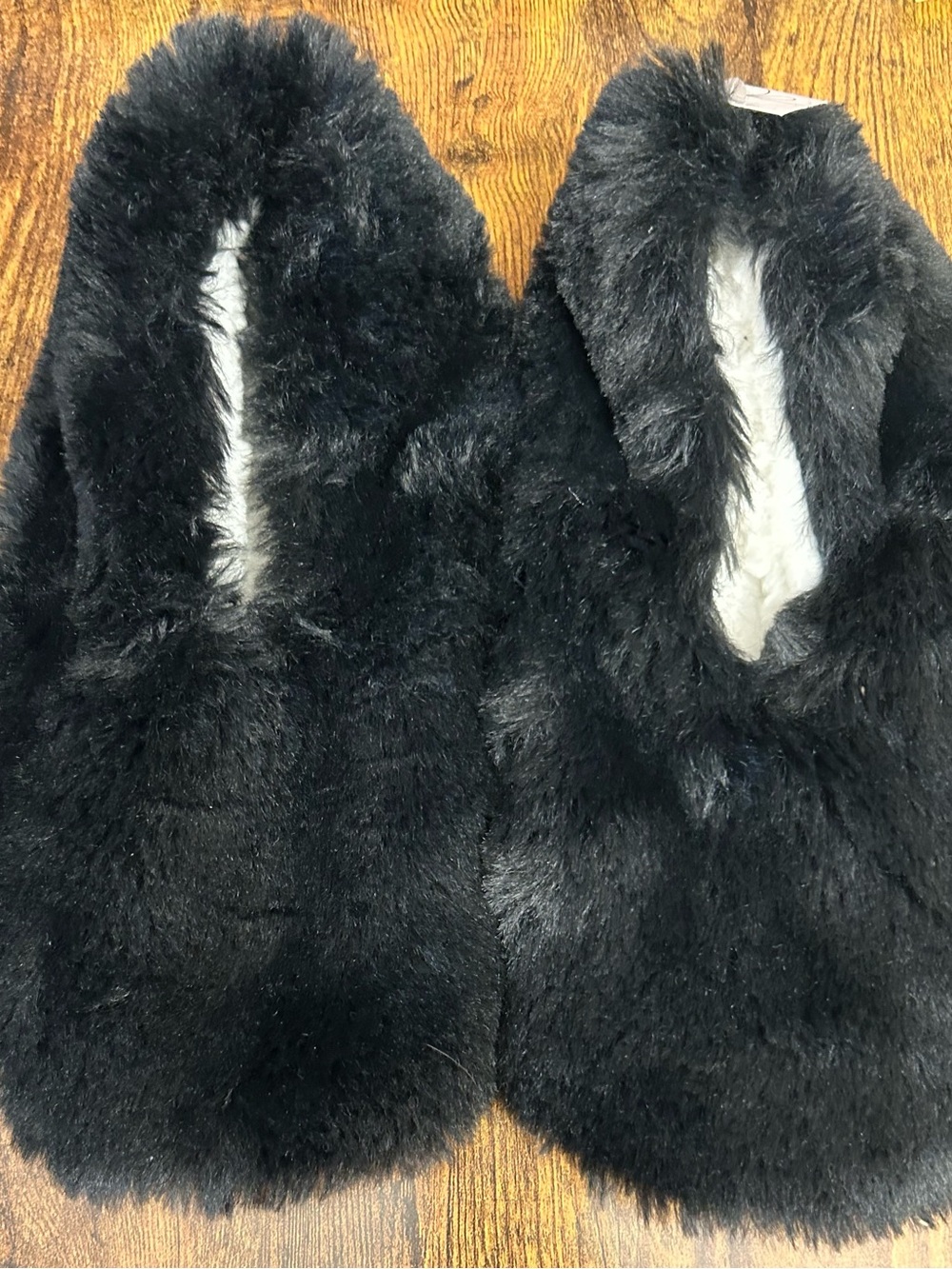 Women's Plush Faux Fur Cozy Slipper Socks Soles Auden Size S/M (5-7) new